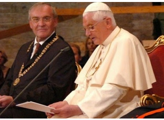 Francesco in Egitto mentre Benedetto XVI rilancia Ratisbona